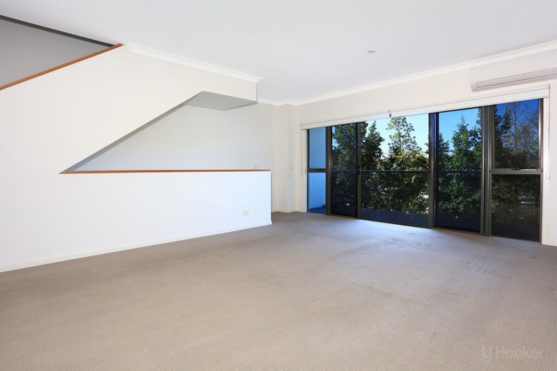 Photo - 8/1 Mervyn Thomas Drive, Hope Island QLD 4212 - Image 7