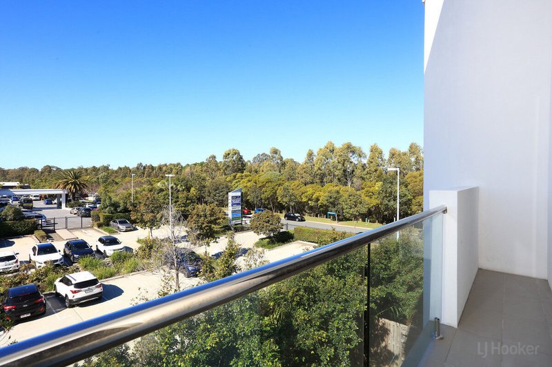 Photo - 8/1 Mervyn Thomas Drive, Hope Island QLD 4212 - Image 10