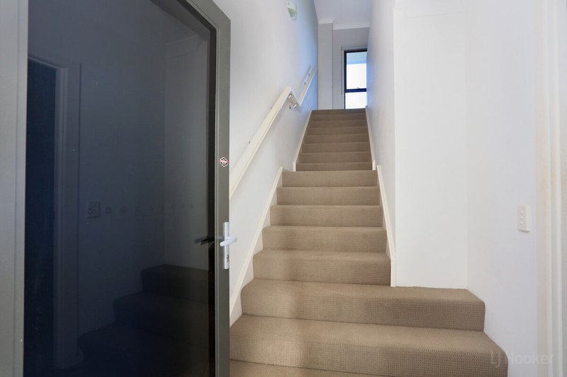 Photo - 8/1 Mervyn Thomas Drive, Hope Island QLD 4212 - Image 14