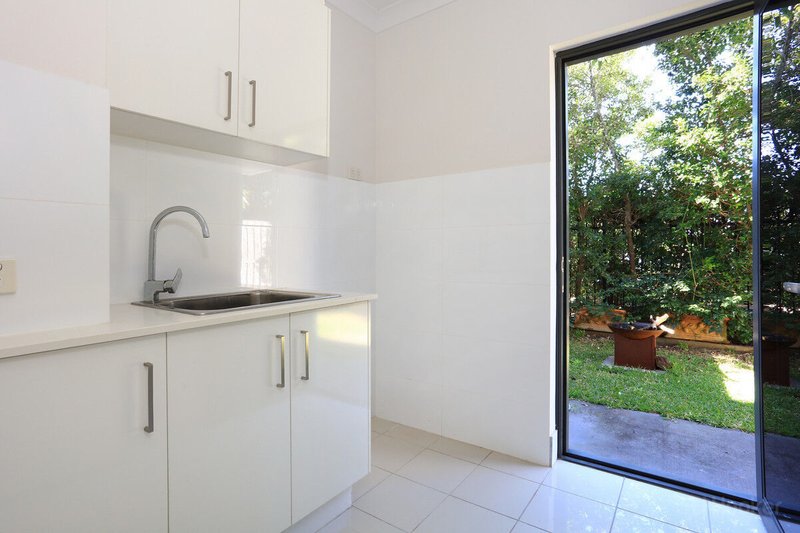 Photo - 8/1 Mervyn Thomas Drive, Hope Island QLD 4212 - Image 16