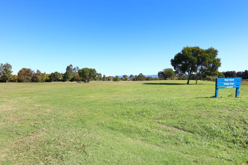 Photo - 8/1 Mervyn Thomas Drive, Hope Island QLD 4212 - Image 22