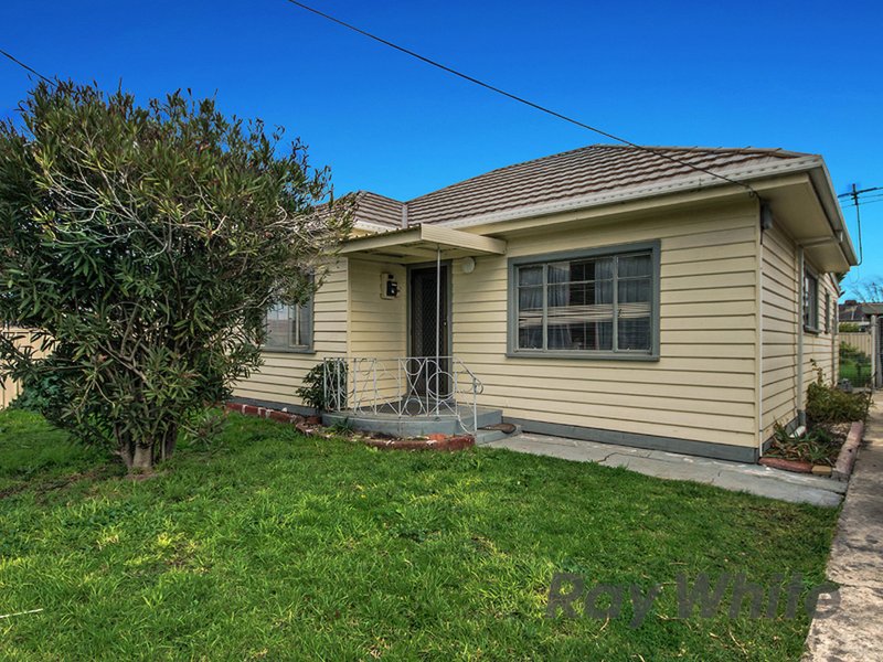 Photo - 81 Millawa Avenue, St Albans VIC 3021 - Image 3