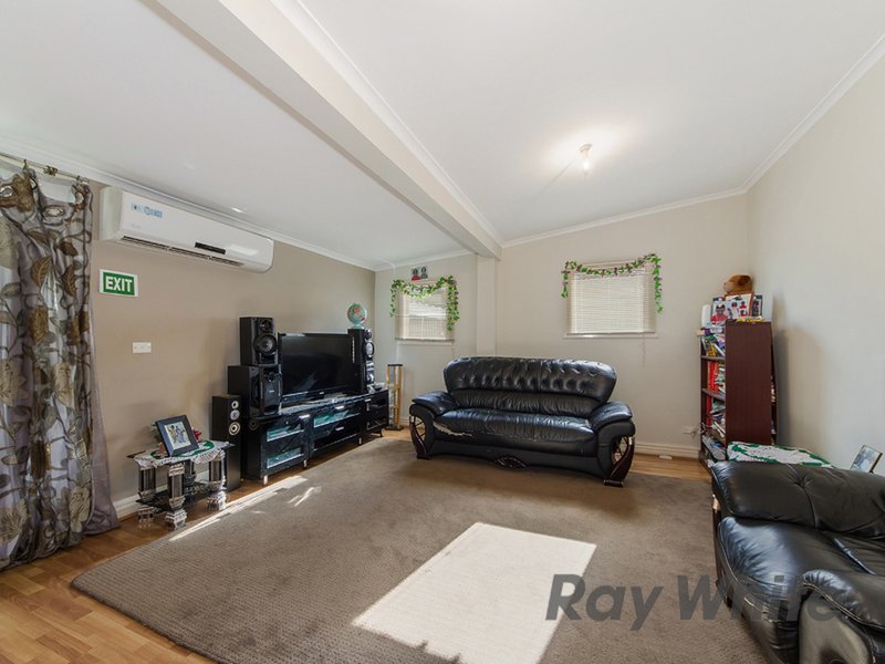 Photo - 81 Millawa Avenue, St Albans VIC 3021 - Image 4