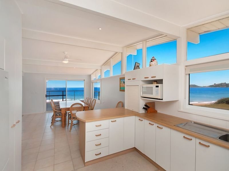 Photo - 81 Ocean View Drive, Wamberal NSW 2260 - Image 5