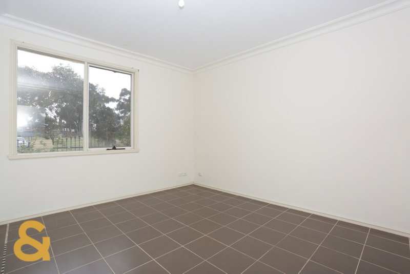 Photo - 81 Rossiter Avenue, Roxburgh Park VIC 3064 - Image 2