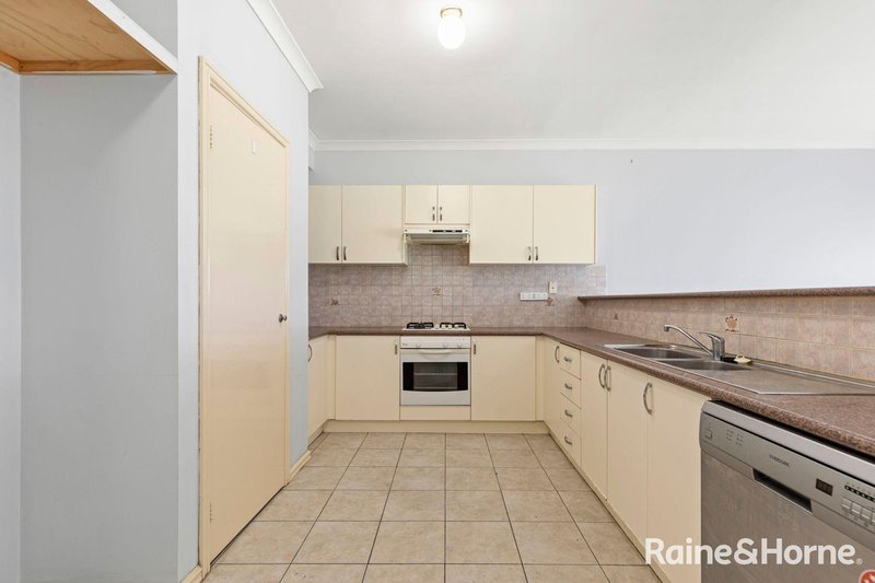 Photo - 81 Rossiter Avenue, Roxburgh Park VIC 3064 - Image 3