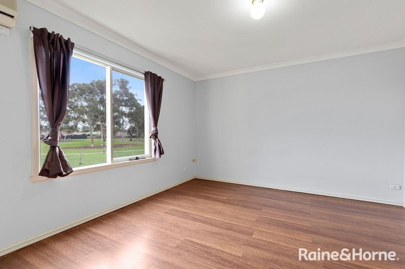 Photo - 81 Rossiter Avenue, Roxburgh Park VIC 3064 - Image 4