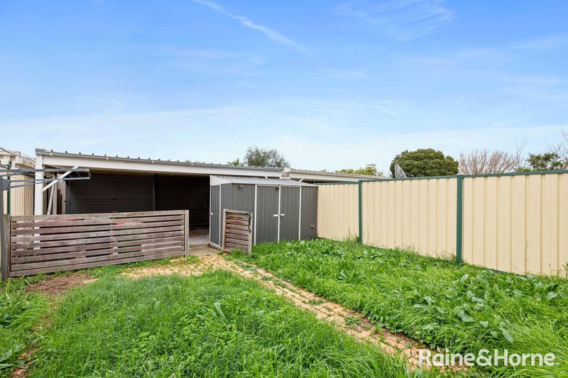 Photo - 81 Rossiter Avenue, Roxburgh Park VIC 3064 - Image 10