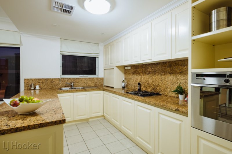 Photo - 8/1 Royal Street, East Perth WA 6004 - Image 8