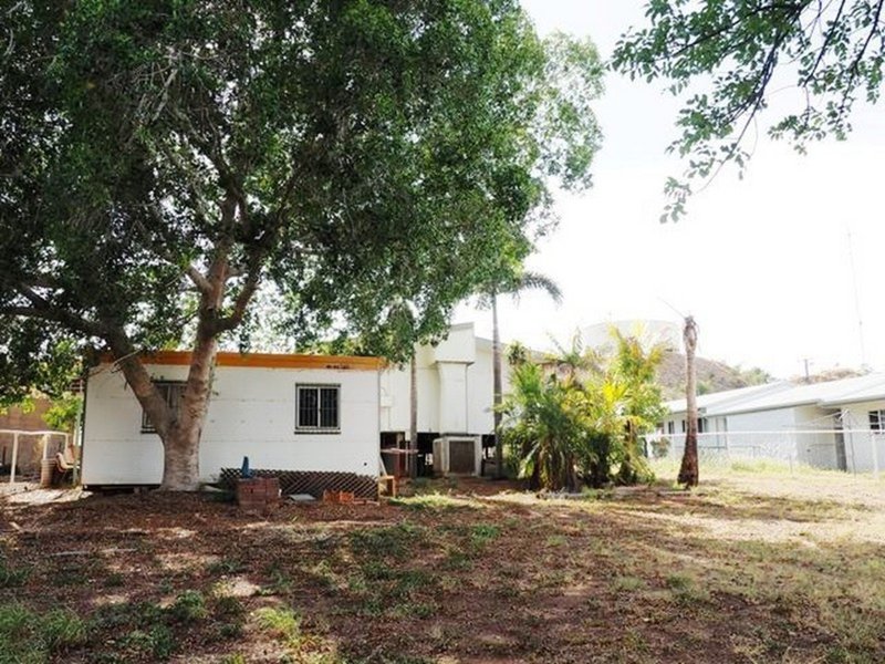 Photo - 81 Simpson Street, Mount Isa QLD 4825 - Image 11