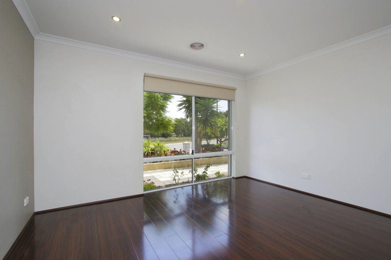 Photo - 81 Southampton Drive, Piara Waters WA 6112 - Image 3