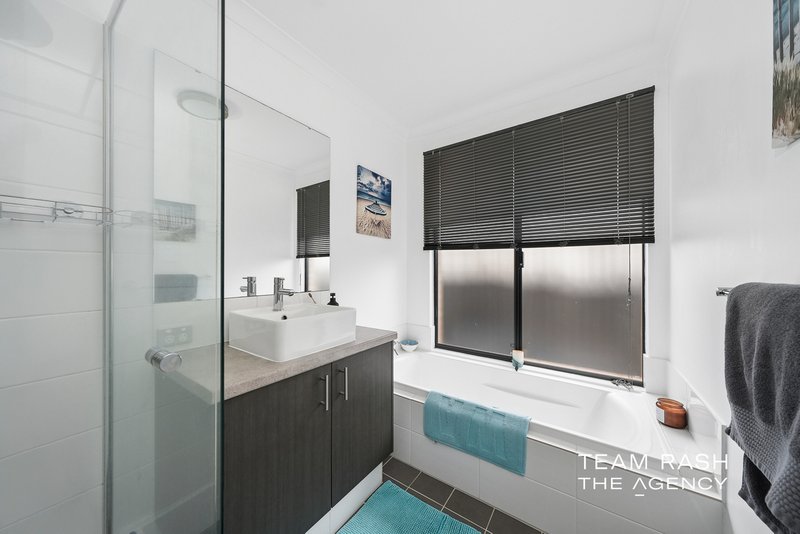 Photo - 81 Splendens Avenue, Banksia Grove WA 6031 - Image 22