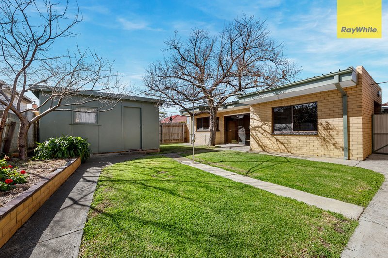 Photo - 81 St Albans Road, St Albans VIC 3021 - Image 15