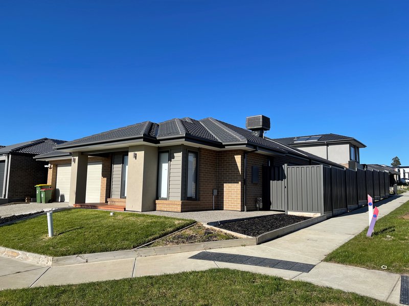 Photo - 81 Sundance Promenade, Pakenham VIC 3810 - Image 3