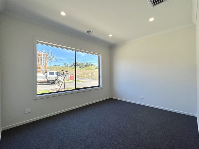 Photo - 81 Sundance Promenade, Pakenham VIC 3810 - Image 14