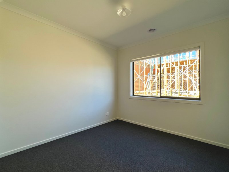 Photo - 81 Sundance Promenade, Pakenham VIC 3810 - Image 17