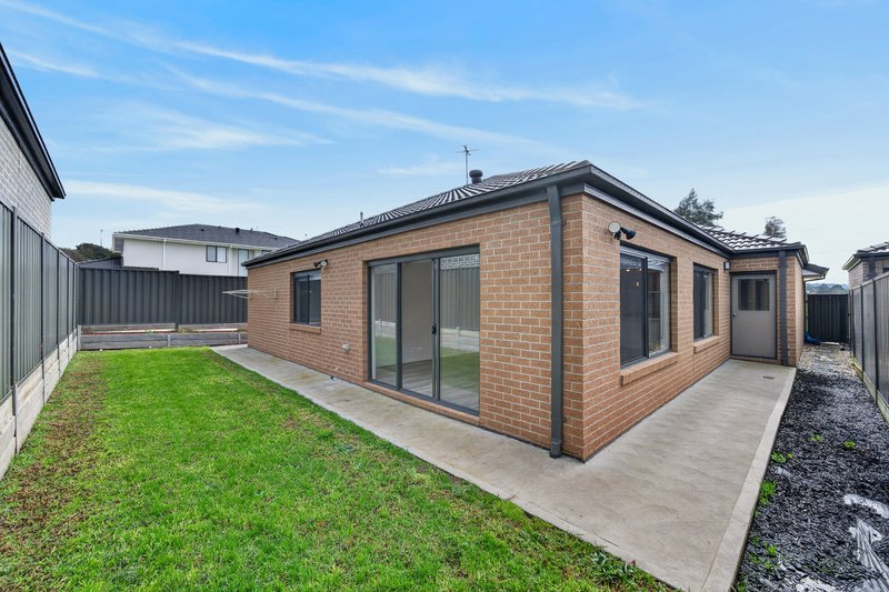 Photo - 81 Sundance Promenade, Pakenham VIC 3810 - Image 9