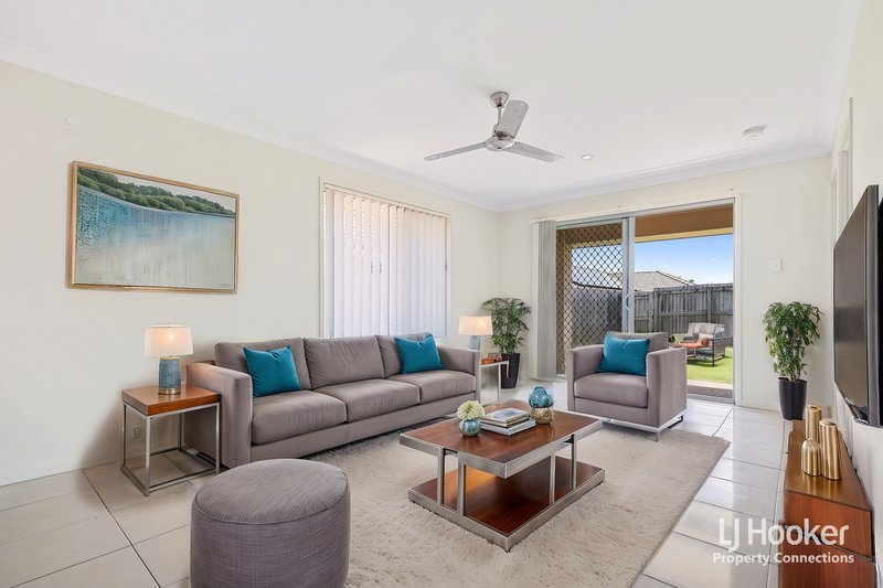 Photo - 81 Surround Street, Dakabin QLD 4503 - Image 2