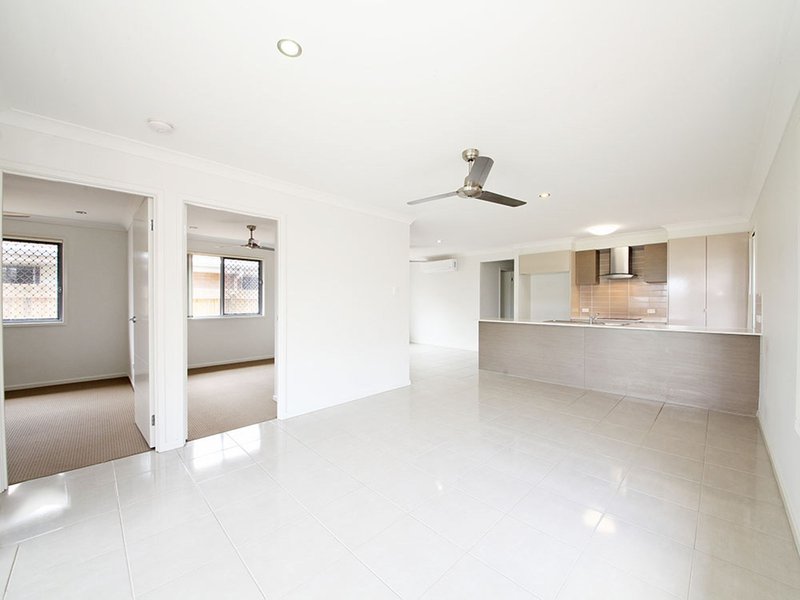 Photo - 81 Surround Street, Dakabin QLD 4503 - Image 6