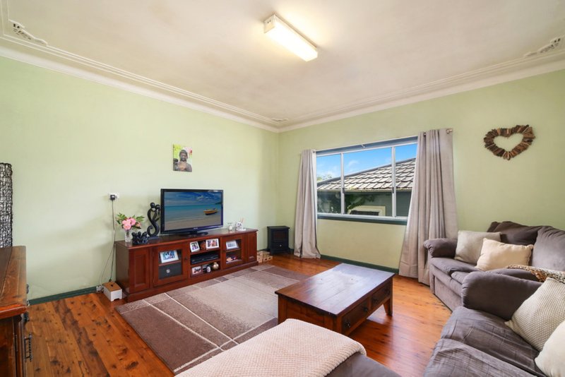 Photo - 81 Terrigal Drive, Terrigal NSW 2260 - Image 11