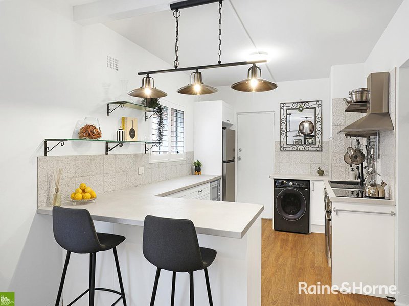 Photo - 8/1 Thomas Street, Wollongong NSW 2500 - Image 2