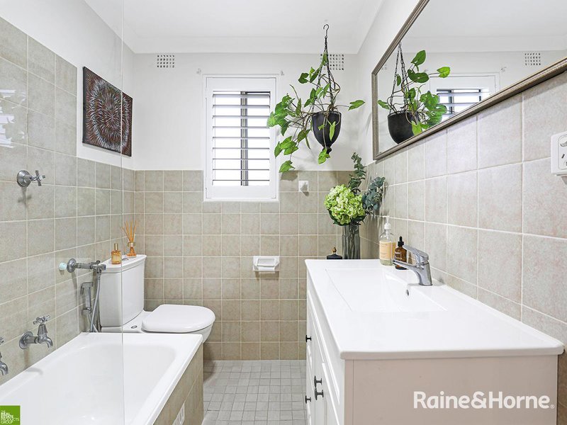 Photo - 8/1 Thomas Street, Wollongong NSW 2500 - Image 6