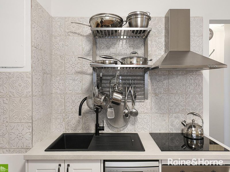 Photo - 8/1 Thomas Street, Wollongong NSW 2500 - Image 8