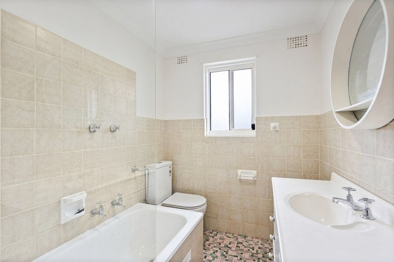 Photo - 8/1 Thomas Street, Wollongong NSW 2500 - Image 6