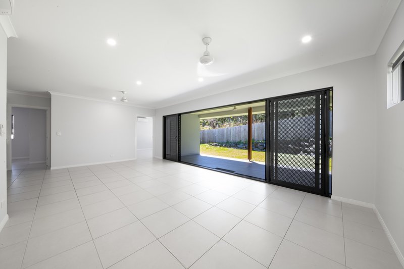 Photo - 81 Trader Crescent, Cannonvale QLD 4802 - Image 6