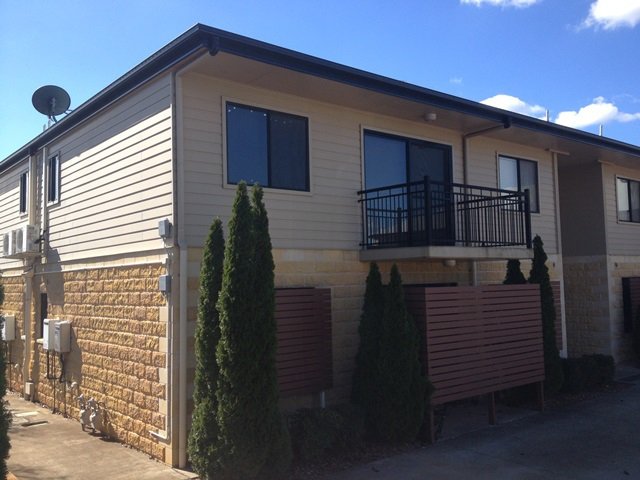 Photo - 8/1 Uniplaza Court, Kearneys Spring QLD 4350 - Image 1