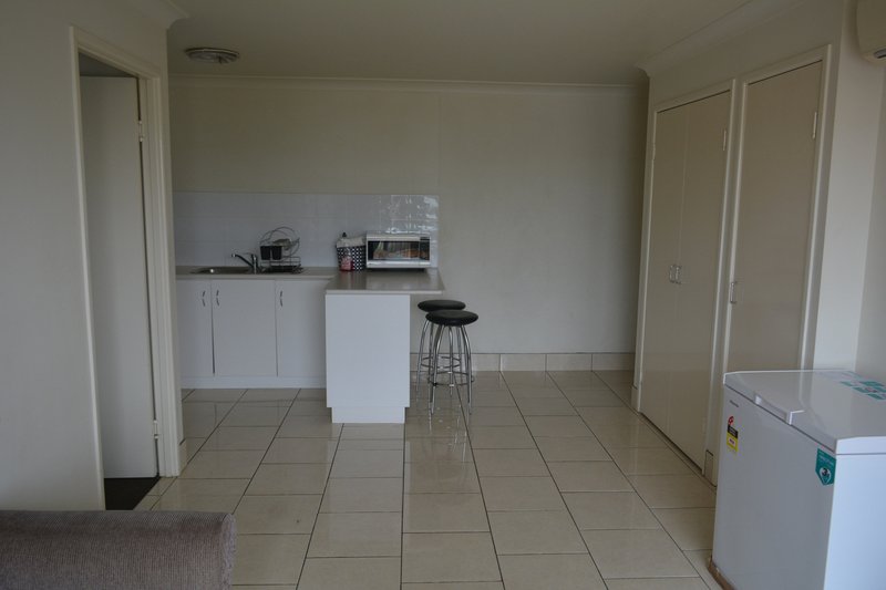 Photo - 8/1 Uniplaza Court, Kearneys Spring QLD 4350 - Image 2