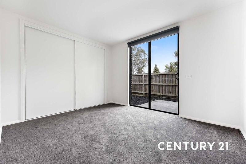 Photo - 8/1 Vangelica Way, South Morang VIC 3752 - Image 5