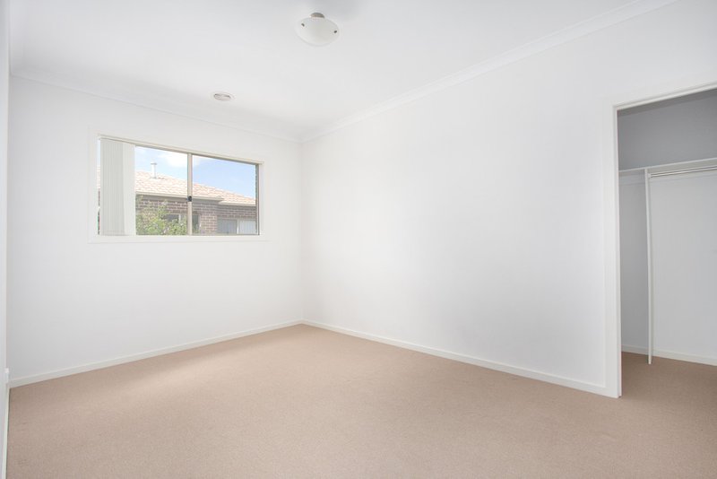 Photo - 8/1 Walnut Way, Pakenham VIC 3810 - Image 7