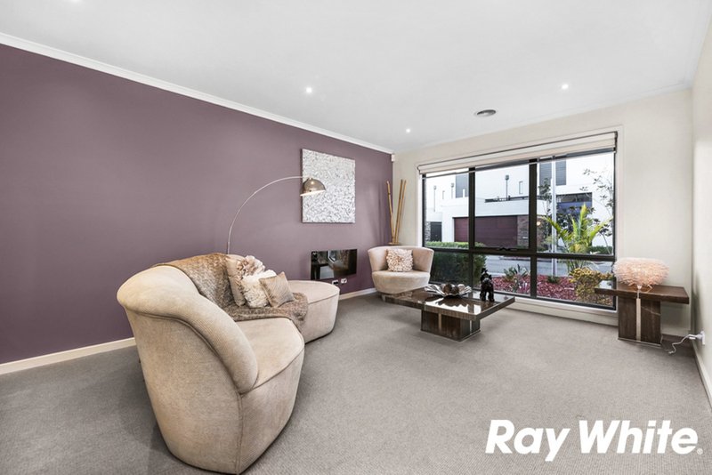 Photo - 81 Waverley Park Drive, Mulgrave VIC 3170 - Image 2