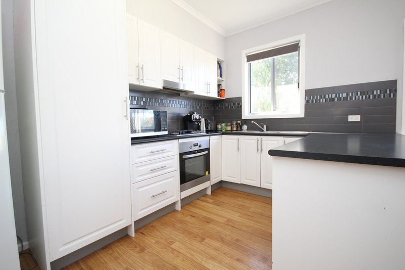 Photo - 81 Williams Road, Horsham VIC 3400 - Image 7