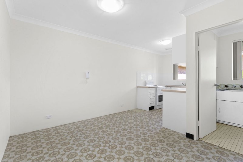 Photo - 8/10-12 Paton Street, Merrylands NSW 2160 - Image 4