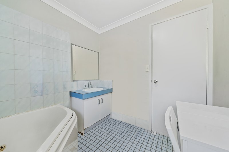 Photo - 8/10 Damalis Street, Woodridge QLD 4114 - Image 5