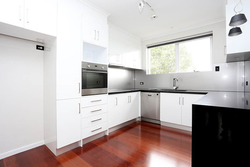 Photo - 8/10 Middle Road, Maribyrnong VIC 3032 - Image 4