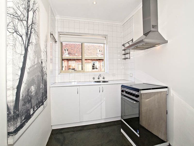 Photo - 8/10 Mitford St , St Kilda VIC 3182 - Image 3