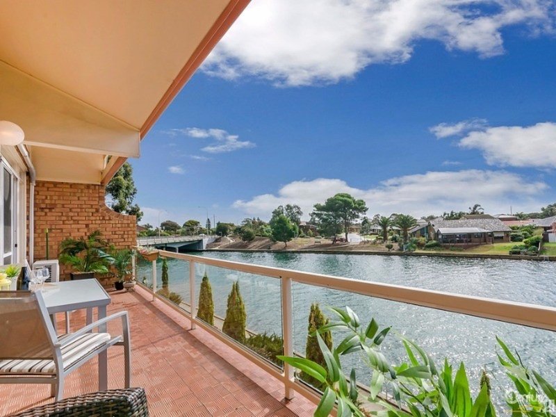 Photo - 8/10 Sunrise Court, West Lakes SA 5021 - Image 2