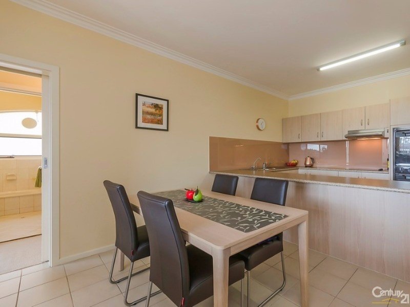 Photo - 8/10 Sunrise Court, West Lakes SA 5021 - Image 7