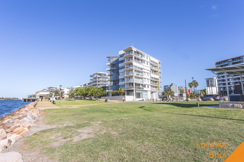 Photo - 810/10 Worth Place, Newcastle NSW 2300 - Image 12