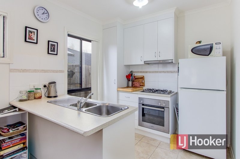 Photo - 8/103 Army Road, Pakenham VIC 3810 - Image 2