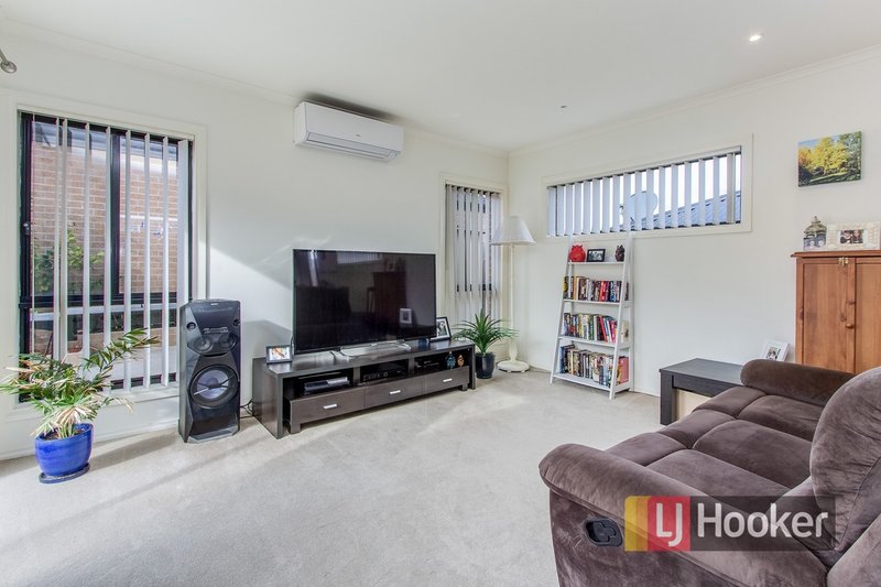 Photo - 8/103 Army Road, Pakenham VIC 3810 - Image 3