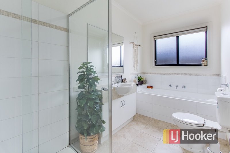 Photo - 8/103 Army Road, Pakenham VIC 3810 - Image 6