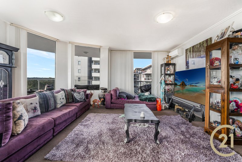 Photo - 810/3 George Street, Warwick Farm NSW 2170 - Image 3