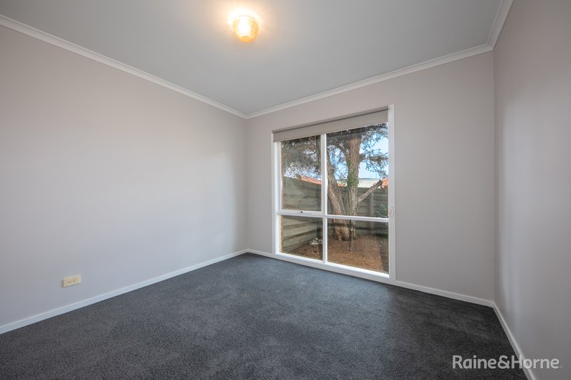 Photo - 8/103 Pasley Street, Sunbury VIC 3429 - Image 5