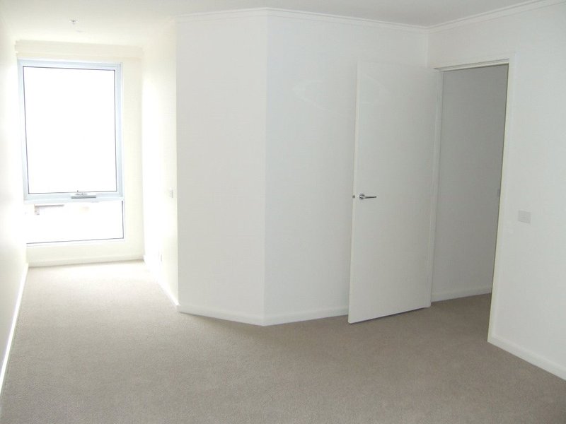 Photo - 810/58 Jeffcott Street, West Melbourne VIC 3003 - Image 4