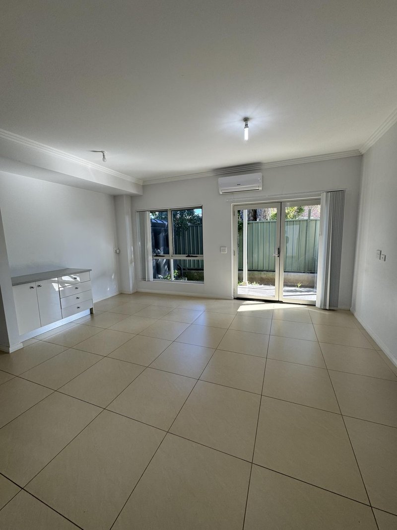 Photo - 8/106 Chifley Street, Smithfield NSW 2164 - Image 3