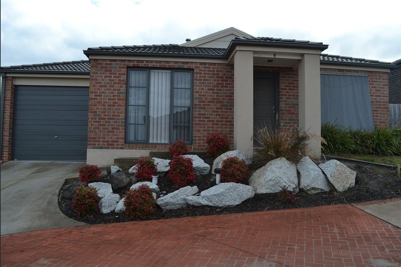 Photo - 8/107 Army Road, Pakenham VIC 3810 - Image 1